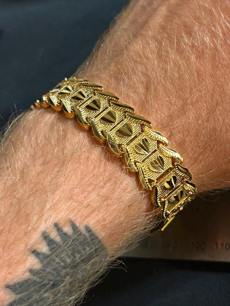 Unisex Textured Gold Plated Chevron Arrowhead Link Bracelet Heavy 8" Vintage Style